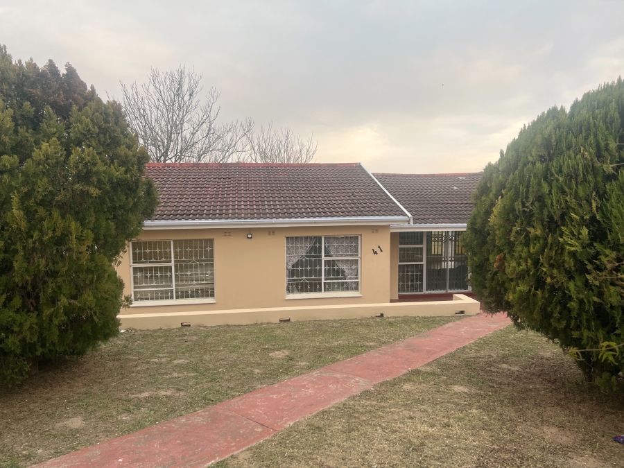 4 Bedroom Property for Sale in Northcrest Eastern Cape